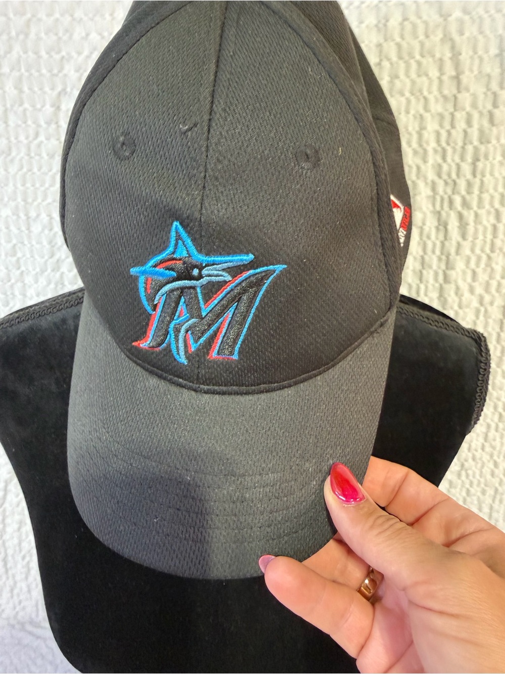 MLB Miami Marlins Black Baseball Cap with Teal & Red Logo